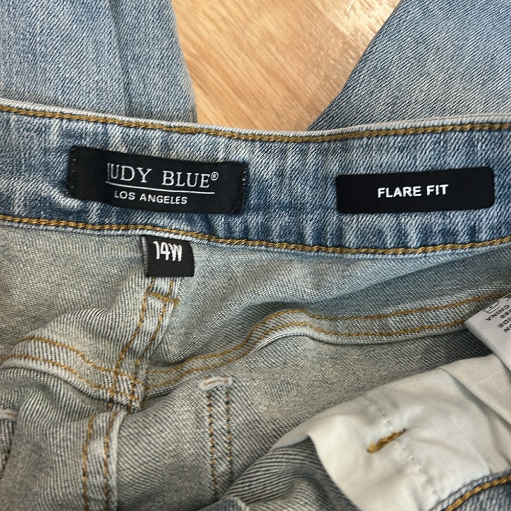 Judy Blue KNOXVILLE MID RISE PIN TACK FLARE Size 14W - Picture 3 of 4
